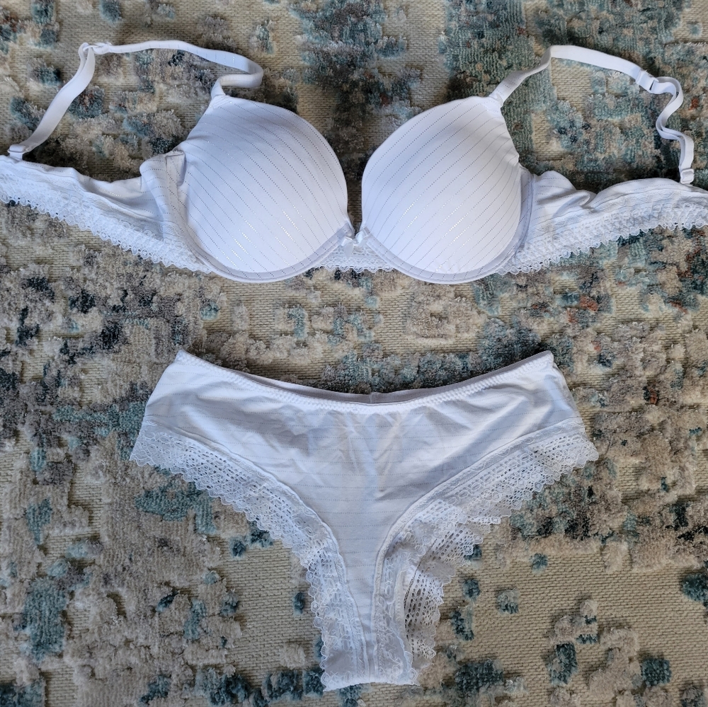 Push-up Bra & Cheeky Set